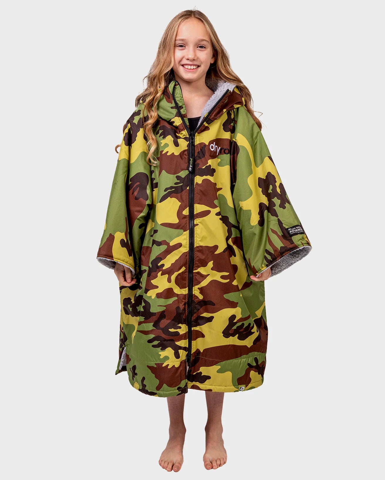 dryrobe-kids-advance-SS-camogrey-1_38e0892a-93ae-43f5-9171-73b207d74792